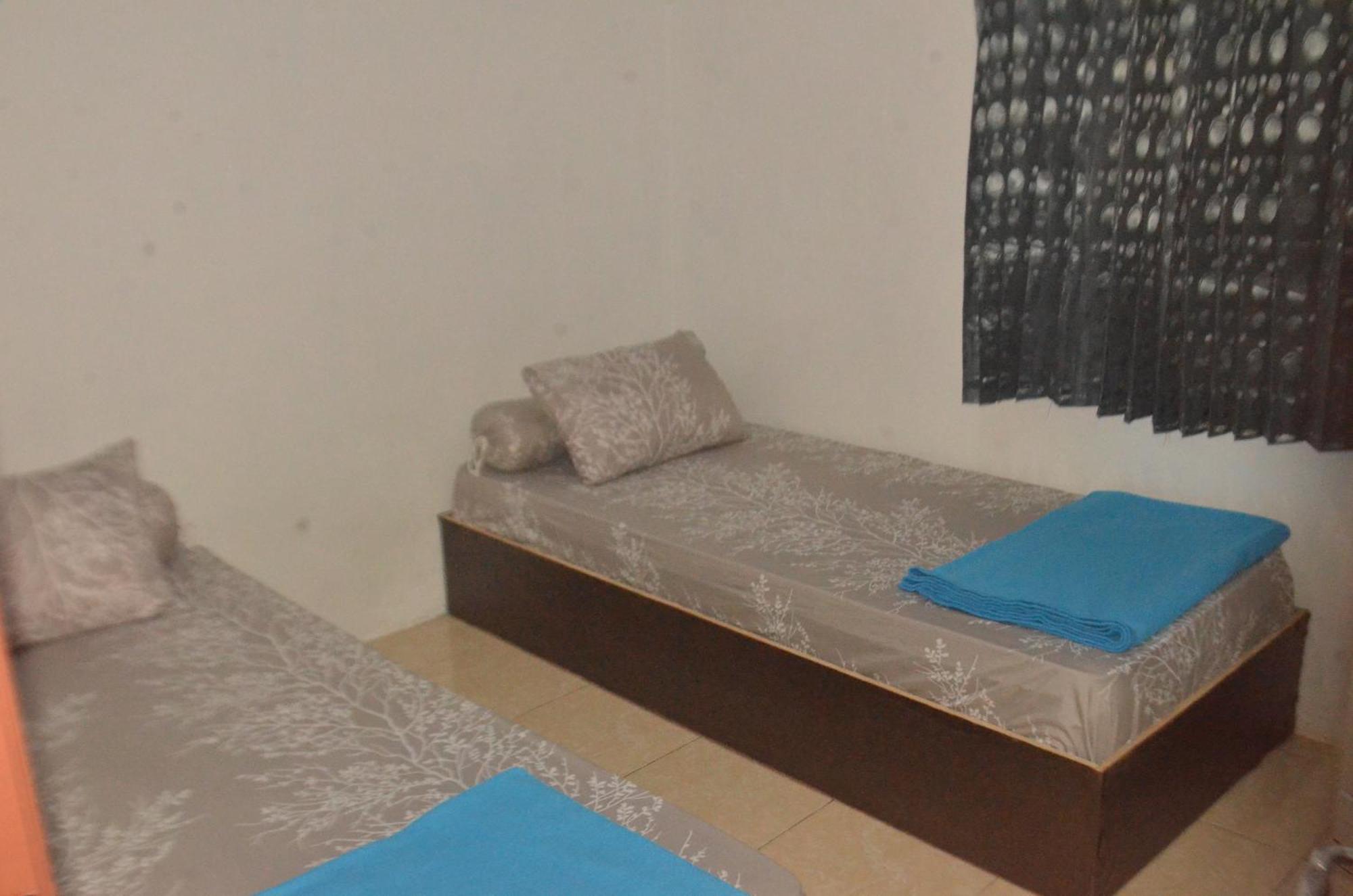 Baronda Guest House Sorong Exterior photo