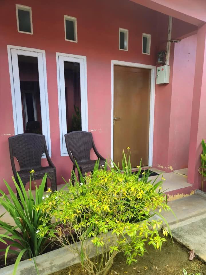 Baronda Guest House Sorong Exterior photo