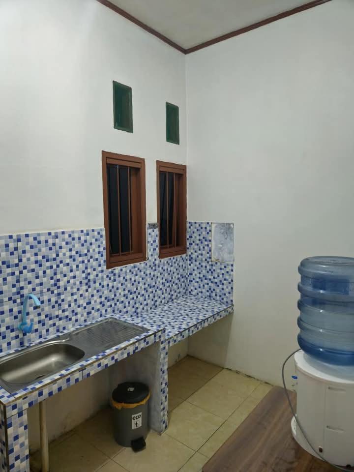 Baronda Guest House Sorong Exterior photo